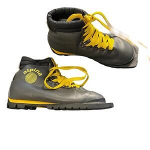 VTG Alpina Nordic Ski Boots 6.5 Winter Snowboard Leather Lace Up Black Yellow